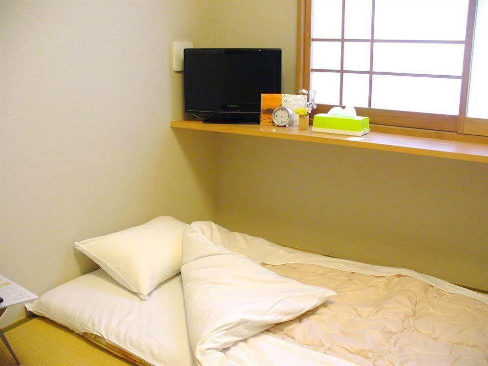 Family Inn Saiko Tokyo Bagian luar foto